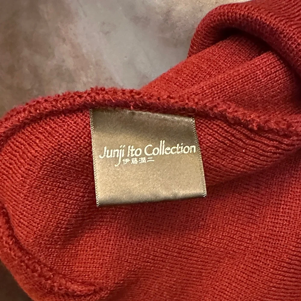 Junji Ito Collection Red Knit Beanie - Picture 2 of 3